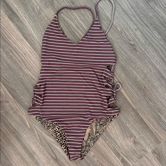 Acacia Florence one-piece size M - Picture 2 of 2